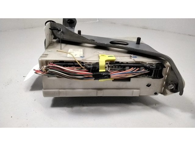 Блок комфорта 823053023, 710241443 Lexus IS 220D-250-350