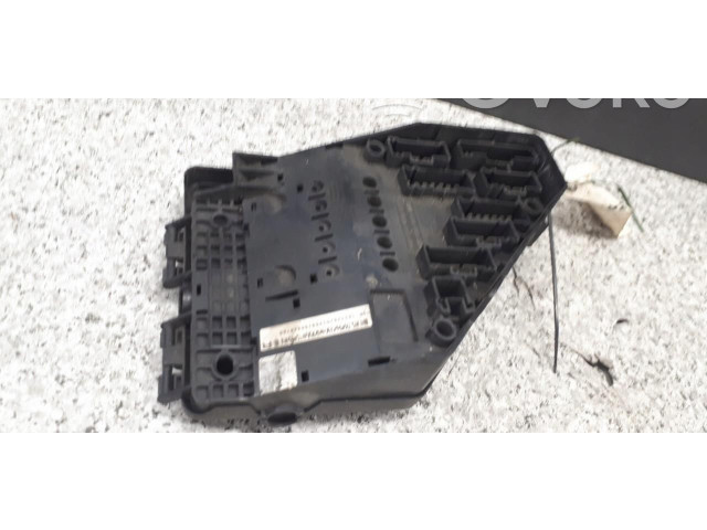 Блок предохранителей  yqe103720   Rover 25    