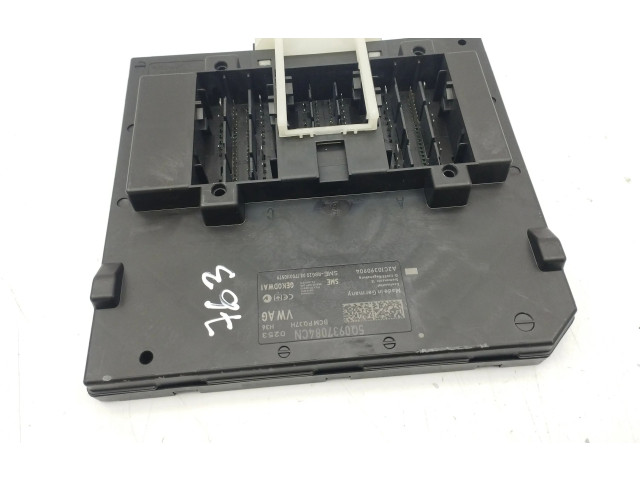 Блок комфорта 5Q0937084DC   Audi Q2 -   