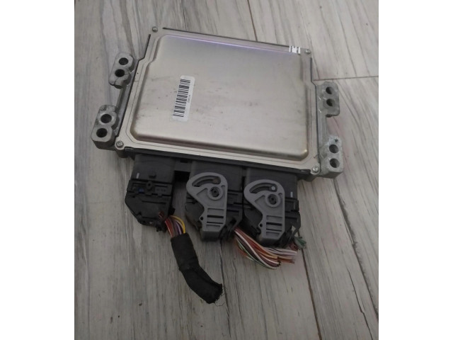 Řídící jednotka 237100914R Renault Megane III 2013