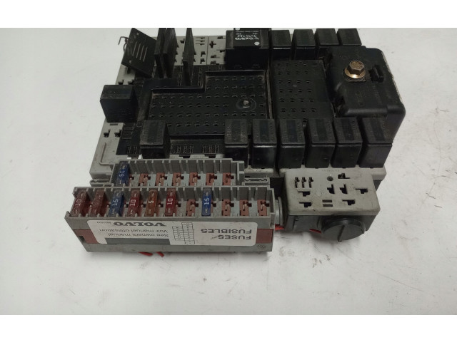 Блок предохранителей 9401802 Volvo S60