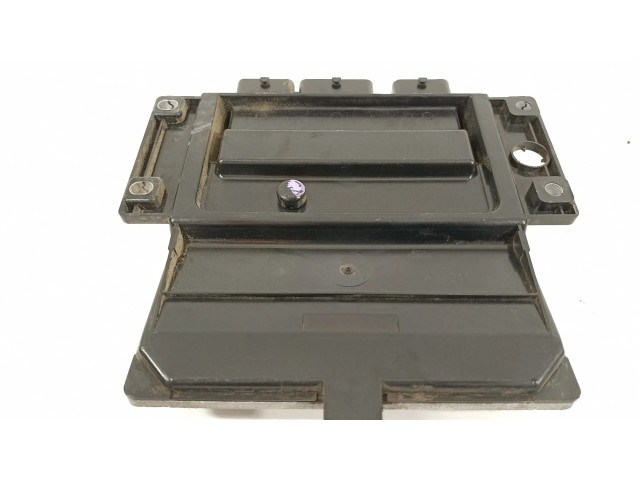 Блок управления двигателя 8201002106, 8201083336 Dacia Duster