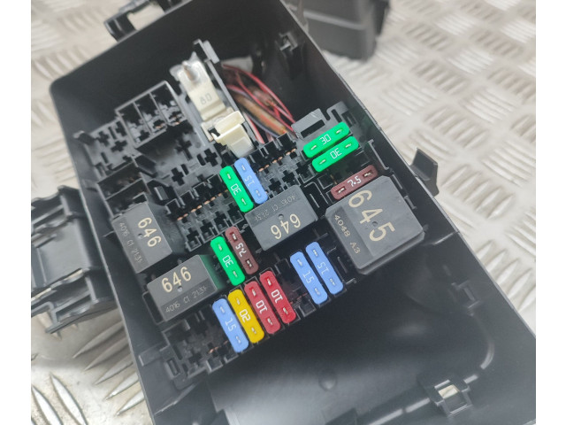 Блок предохранителей 5WA907361A Skoda Octavia Mk4