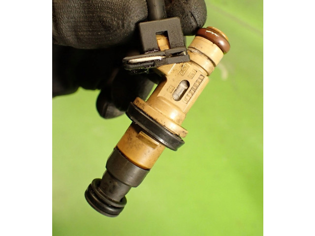 Топливная рампа 9186836   Volvo S80  