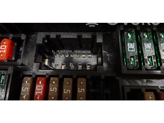 Блок предохранителей  02055097, 030811   BMW 7 F01 F02 F03 F04    