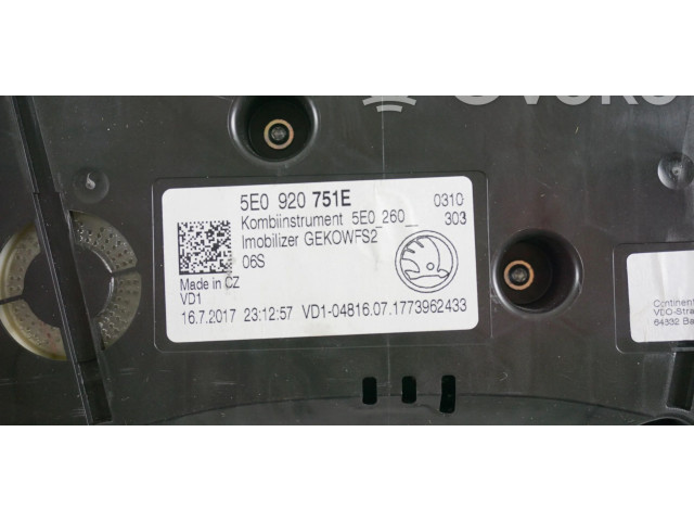 Панель приборов 5E0920751E Skoda Octavia Mk3 (5E)