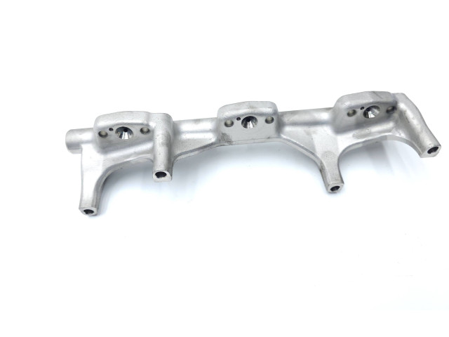 Vstřikovací lišta 7643082   BMW 3 F30 F35 F31    B58B30A 