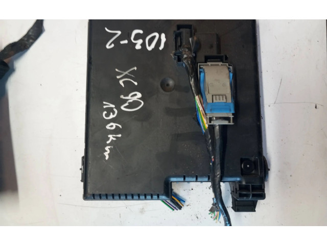 Блок предохранителей 30728512, 28017881   Volvo XC90    