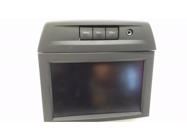 Радио/ проигрыватель CD/DVD / навигация