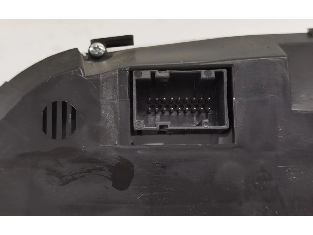 Блок предохранителей  1376277080, 503002184901   Fiat Fiorino    