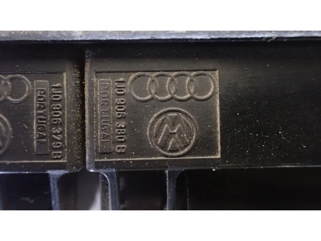 Блок управления двигателем ECU 03E906023AC Skoda Fabia Mk2 (5J)