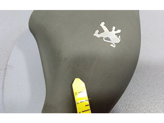 Подушка безопасности водителя Peugeot 107