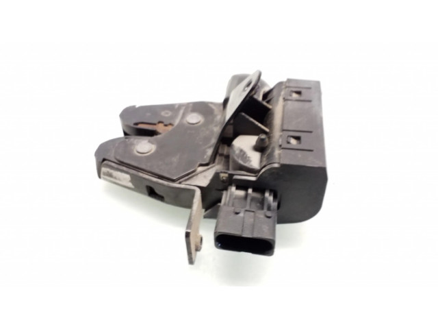 Замок задней крышки