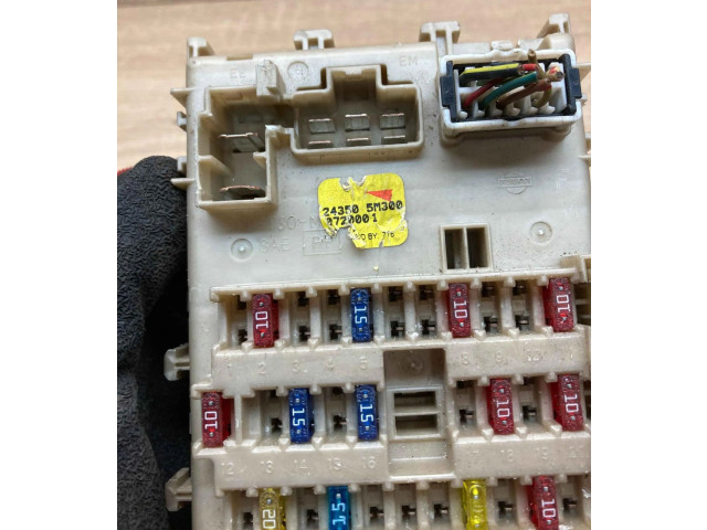 Pojistková skříňka 243505M300 Nissan Almera N16 2000