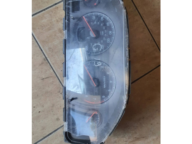 Панель приборов 8637994, 8602472   Volvo V70       