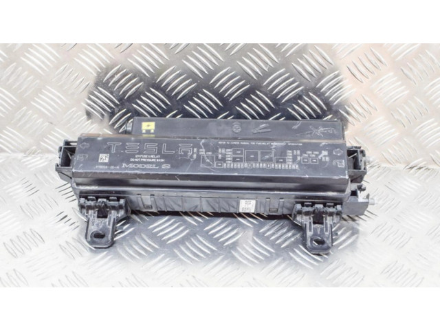 Блок предохранителей 109440500D, 111905900A Tesla Model S