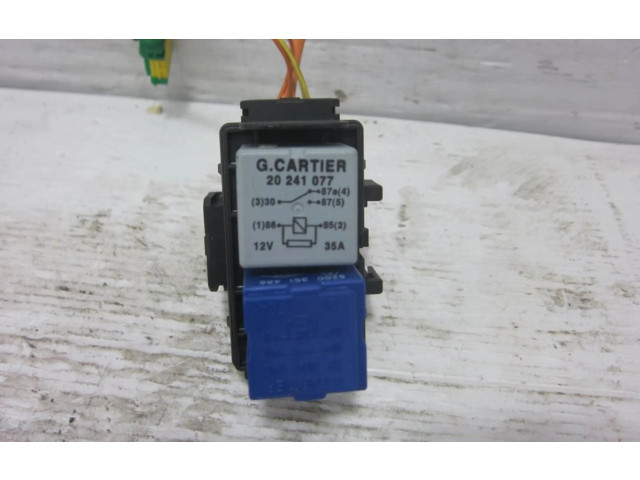 Блок предохранителей 8200222933, 8200222933   Renault Clio III    