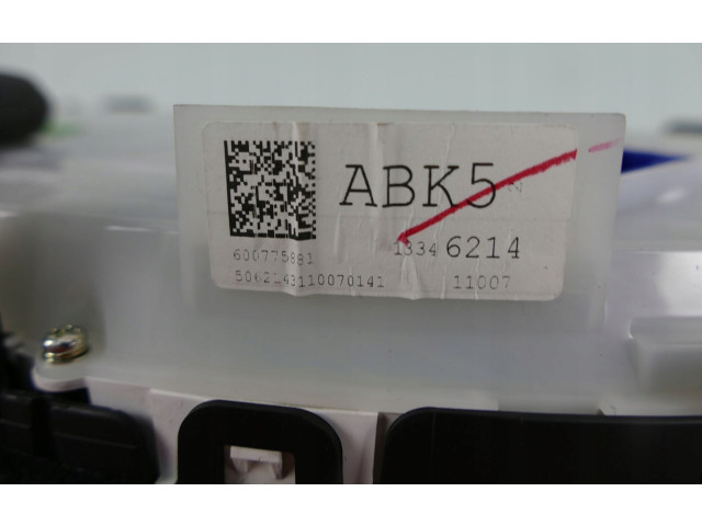 Панель приборов 13346214 Opel Meriva B