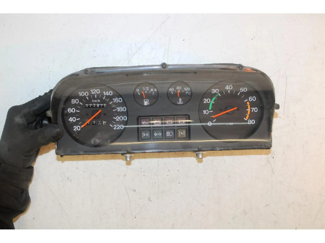 Přístrojová deska Alfa Romeo 33 1990