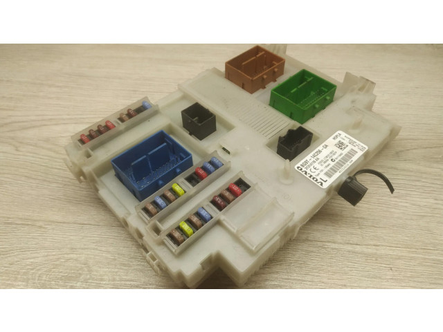   Pojistková skříňka 31327996AA, BG9T14C256GA   Volvo V60 2011