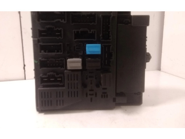 Блок предохранителей 518792114   BMW Z4 E85 E86    