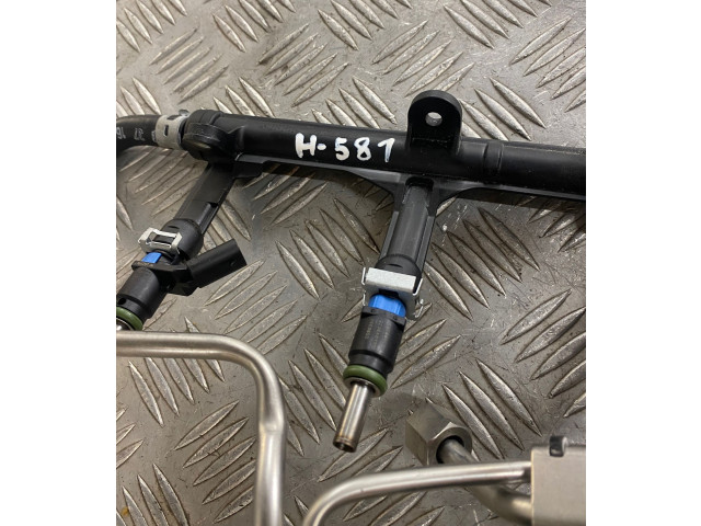 Vstřikovací lišta 06E133682C   Audi A8 S8 D4 4H    CREC 