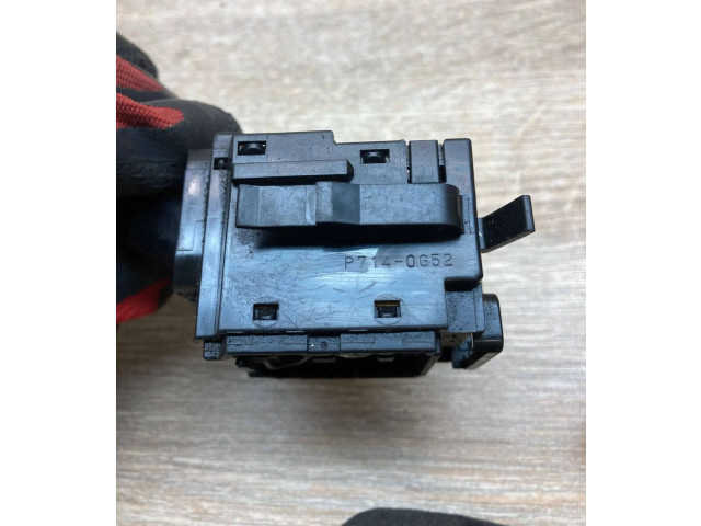 Ручка стеклоочистителей P7140G52 Mitsubishi Pajero