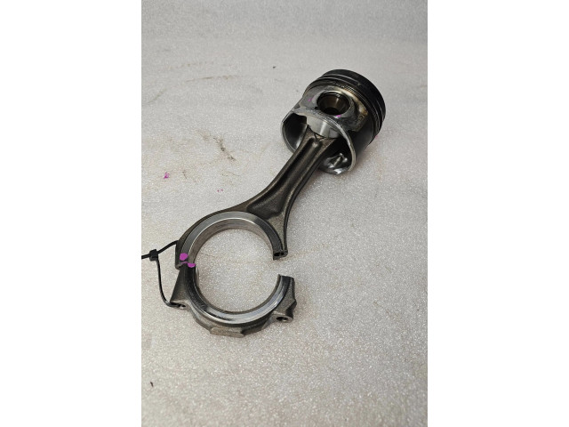 Píst Audi Q7 4L BUG