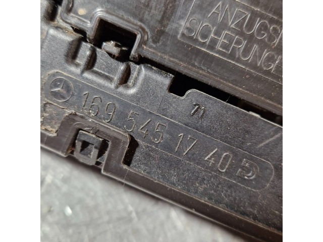   Pojistková skříňka 1695451740   Mercedes-Benz B W245 2011