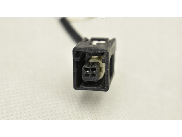 Передний датчик открытия / закрытия двери (крыло) 1037560-00-D Tesla Model X