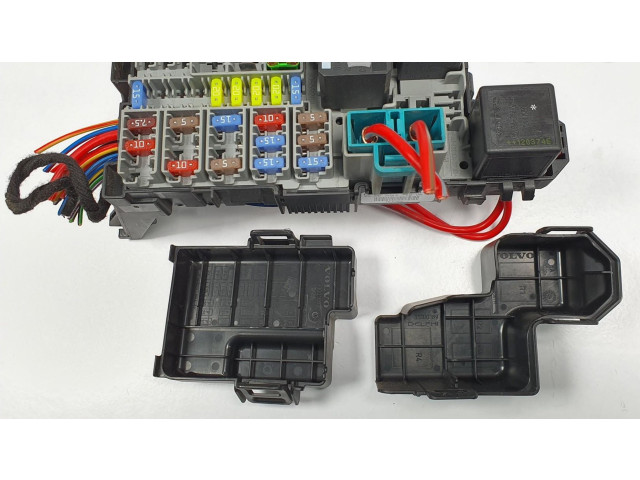 Блок предохранителей  30659288   Volvo V70    