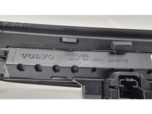 Другая деталь салона