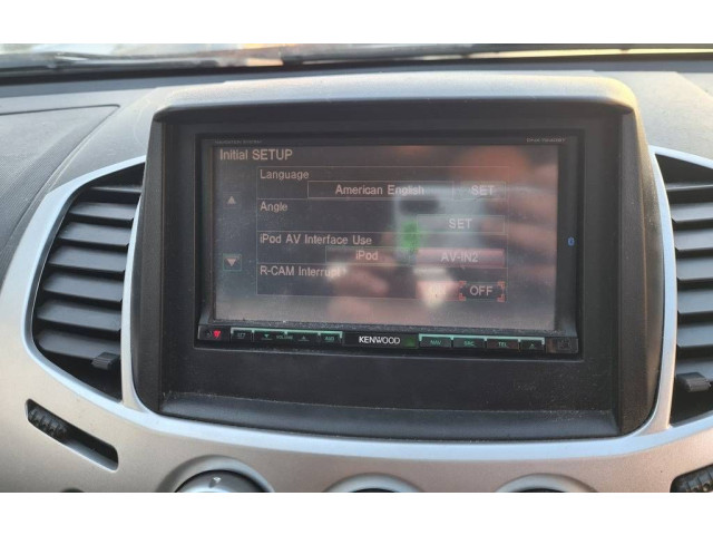 Считывающее устройство CD/DVD навигации (GPS)     Mitsubishi L200