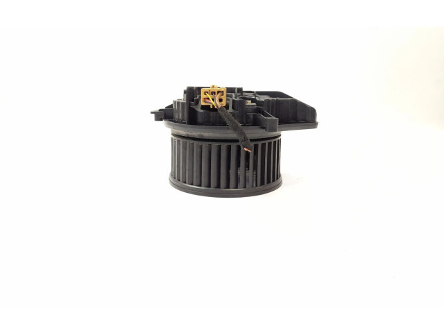 Вентилятор печки    8E1820021B, H03S0002   Audi A4 Allroad