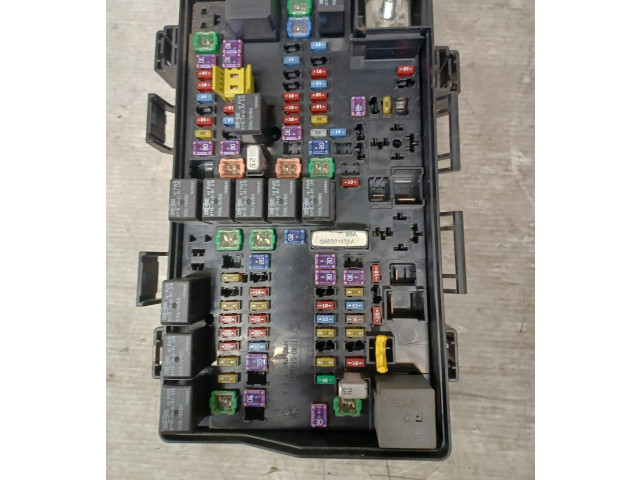 Блок предохранителей P68242818AC Jeep Grand Cherokee