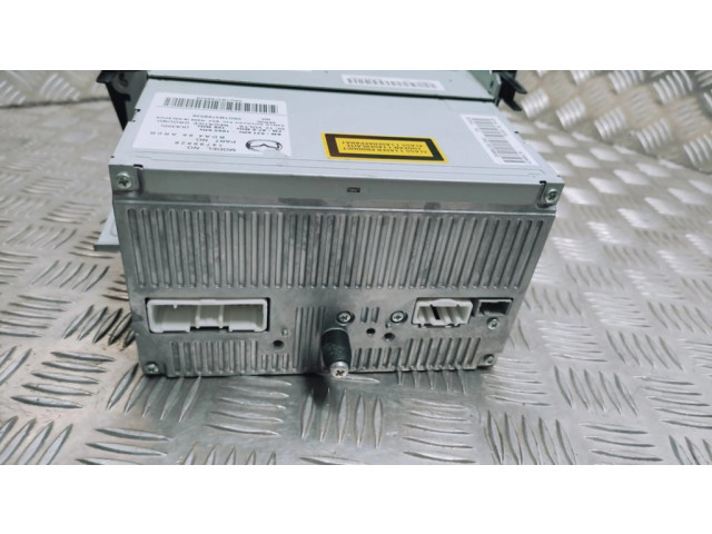 Радио/ проигрыватель CD/DVD / навигация