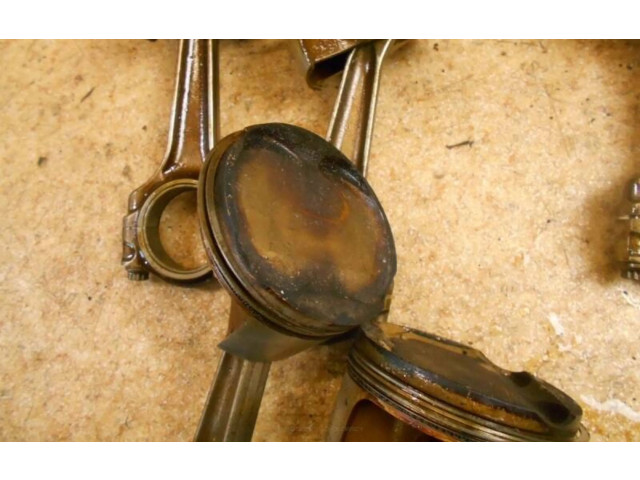  Поршень с шатуном    Maserati Quattroporte  