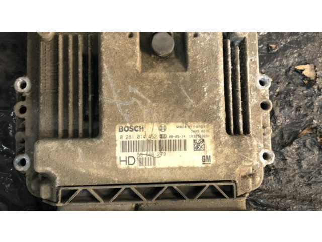 Блок управления двигателя 0281014452, 55566279   Opel Zafira B