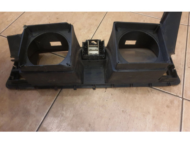 Přístrojová deska Volkswagen Transporter - Caravelle T3 1982 870010098, 88352178