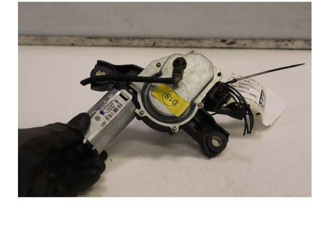 Двигатель стеклоочистителя заднего стекла     3C9955711A    Volkswagen PASSAT B6 