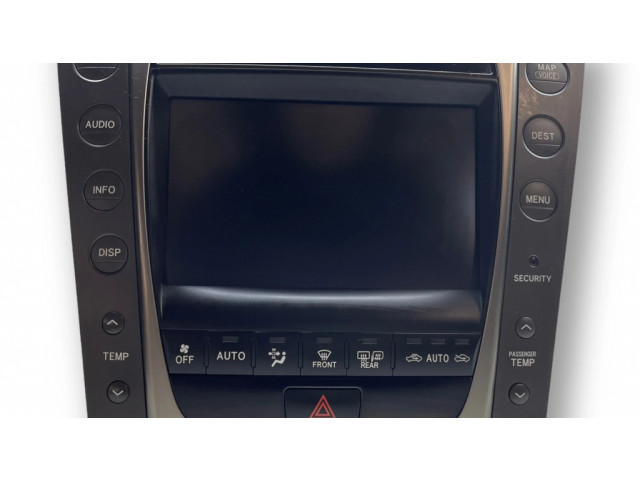 Радио/ проигрыватель CD/DVD / навигация