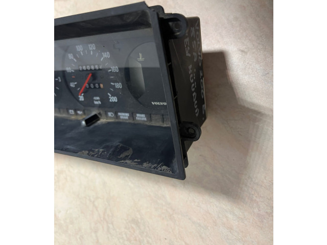 Přístrojová deska Volvo 240 1985 1348058