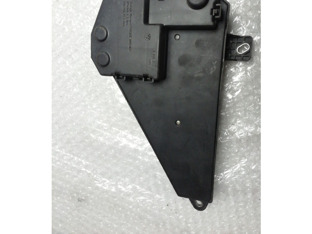 Pojistková skříňka 6906588 BMW 5 E39 2004