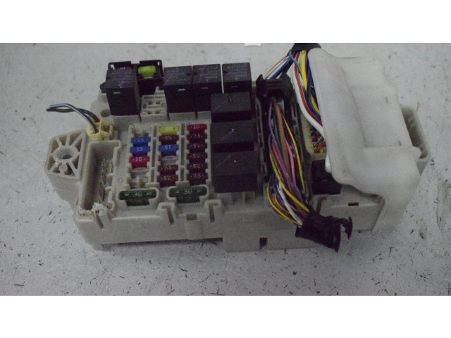 Блок предохранителей Mitsubishi Lancer