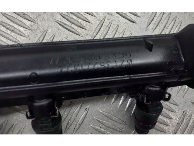 Топливная рампа 06A133317A   Audi A3 S3 8L  