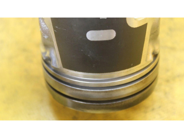 Píst Peugeot 307