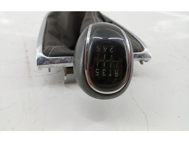 Электрический вентилятор радиаторов 8126201105 Opel Astra J