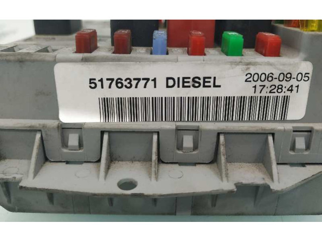 Блок предохранителей 51763771   Fiat Doblo