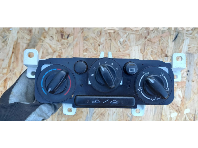 Блок управления климат-контролем Mazda 323