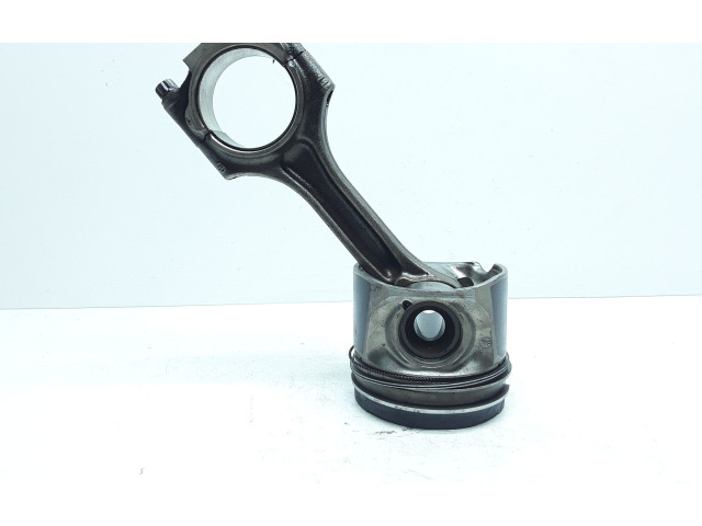 Поршень с шатуном 81L123 Volvo V70